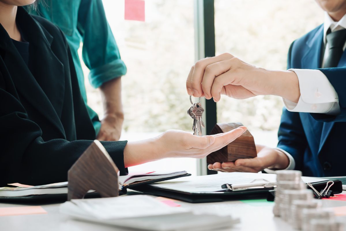 Como fechar mais vendas de imóveis: a hora em que o corretor ganha ou perde o negócio