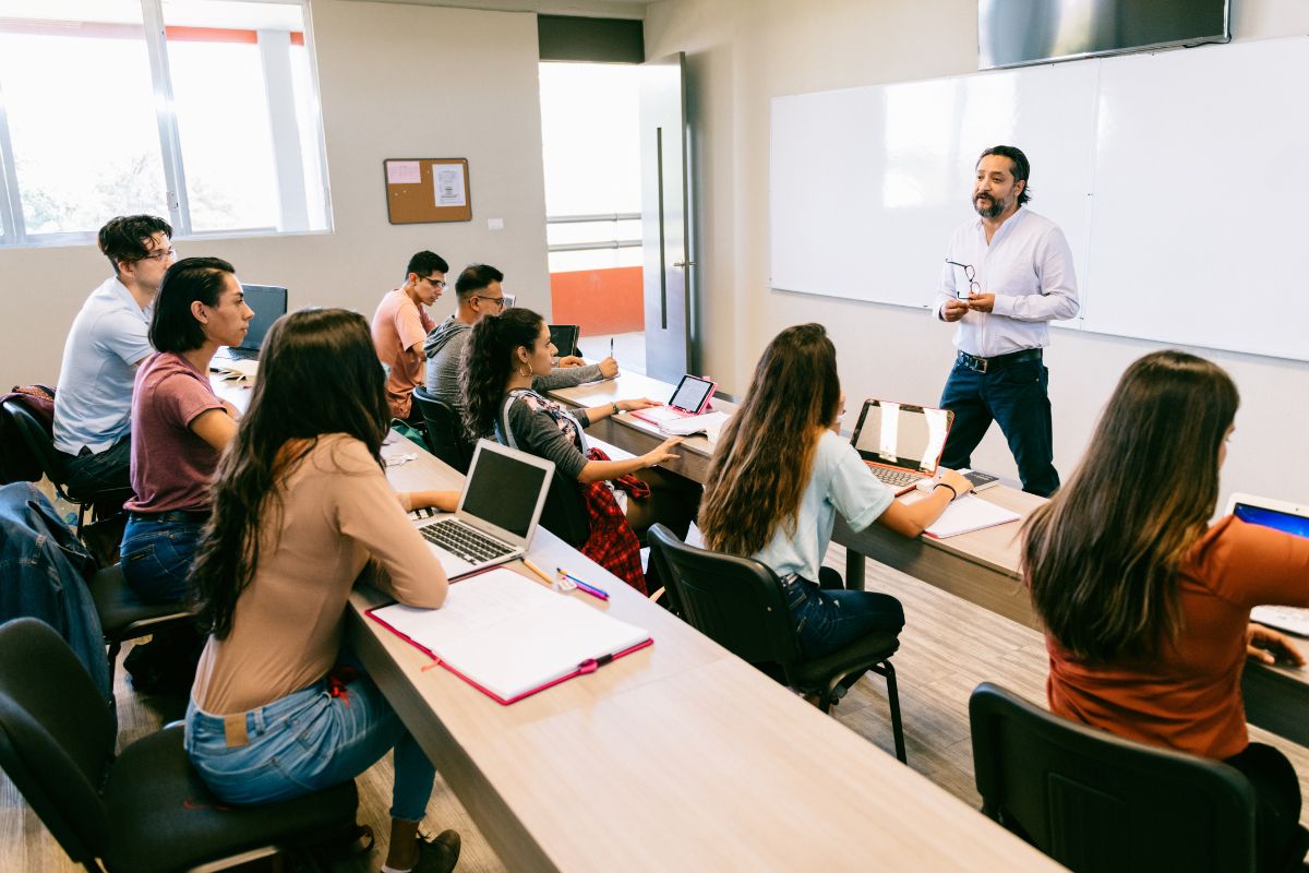 Oratória para professores: como transformar a aula em algo que a turma lembra